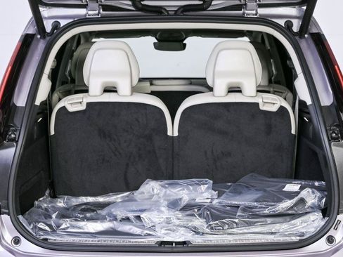 Used 2026 Volvo XC90 B6 Ultra w/ Protection Package AWD/4WD image 32