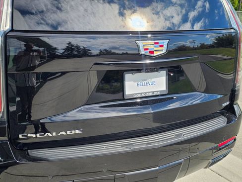 New 2026 Cadillac Escalade ESV Sport AWD/4WD image 15