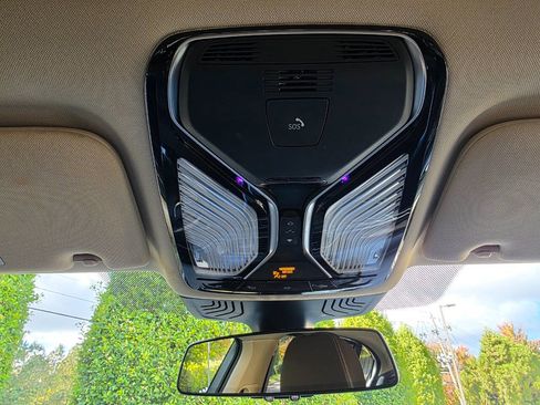 Used 2020 BMW 750i xDrive w/ Executive Package image 30