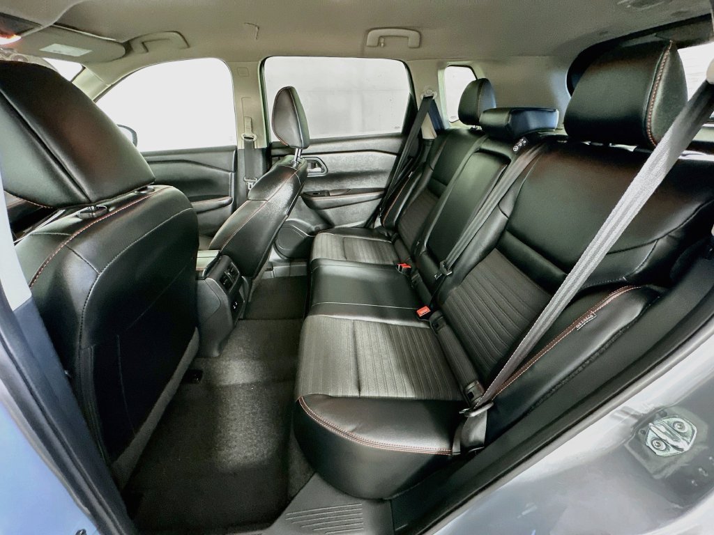 Certified 2025 Nissan Rogue SV AWD/4WD image 31