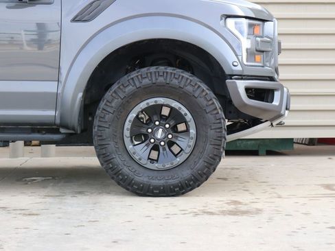 Used 2018 Ford F150 Raptor w/ Equipment Group 802A Luxury image 17