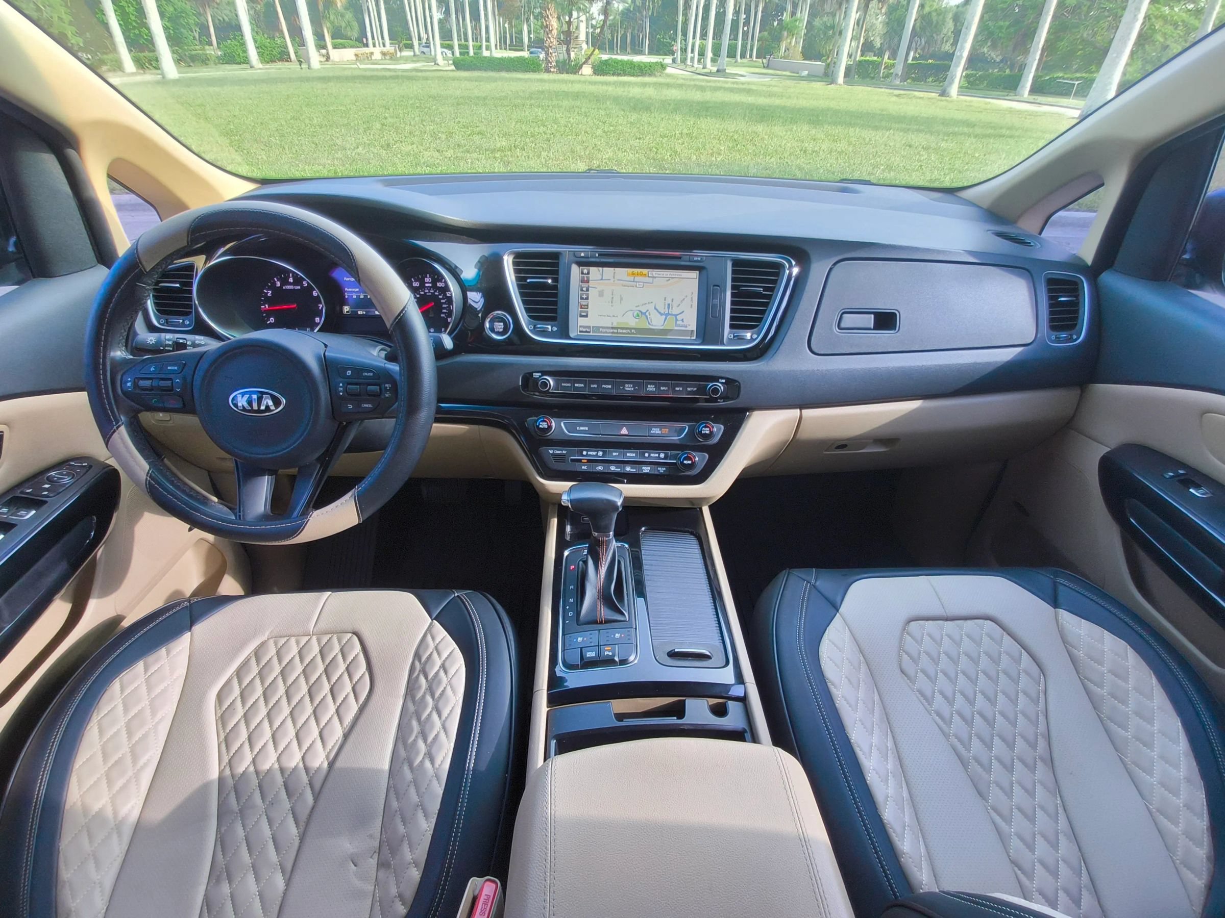 Used 2018 Kia Sedona SX FWD image 26