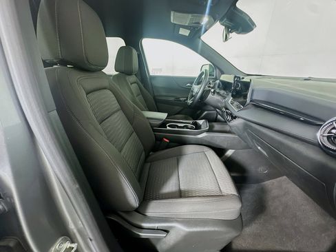 Used 2025 Chevrolet Equinox LT FWD image 32