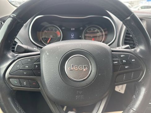 Used 2020 Jeep Cherokee Trailhawk AWD/4WD image 10
