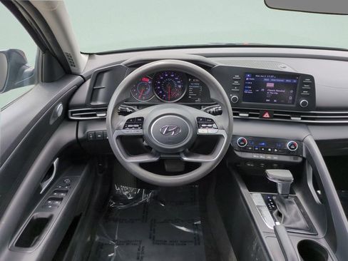 Used 2022 Hyundai Elantra SEL FWD image 11
