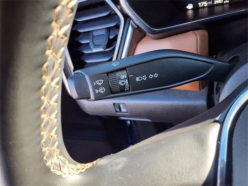 Used 2024 GMC Canyon AT4 w/ Technology Package image 12