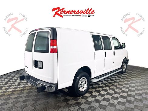 Used 2024 Chevrolet Express 2500 w/ Driver Convenience Package image 7