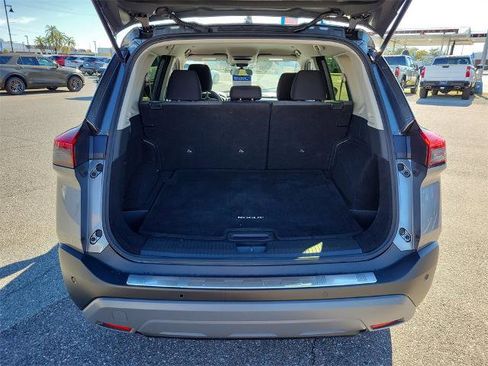 Used 2023 Nissan Rogue SV image 9