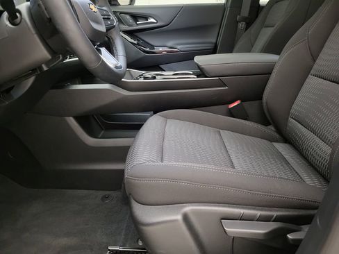 New 2026 Chevrolet Equinox LT w/ LPO, Floor Liner Package FWD image 26
