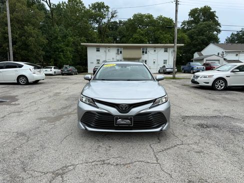 Used 2018 Toyota Camry LE FWD image 2