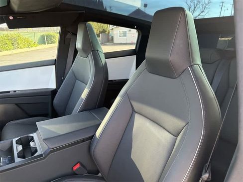 Used 2024 Tesla Cybertruck AWD Crew Cab image 28