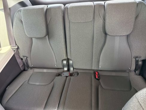 Used 2022 Kia Carnival LX FWD image 12