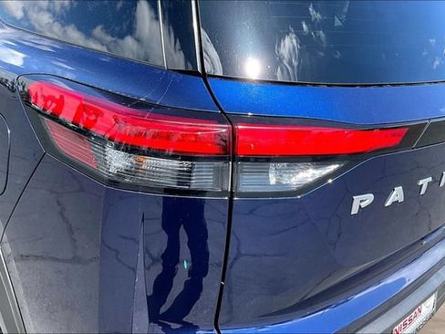 Certified 2024 Nissan Pathfinder SV FWD image 23