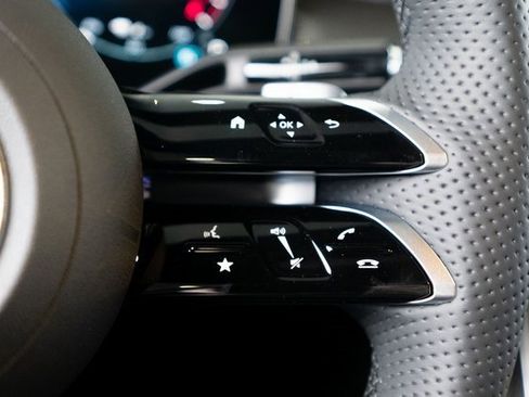 New 2025 Mercedes-Benz GLC 350e 4MATIC image 32