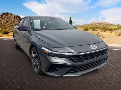 Used 2025 Hyundai Elantra Sport image 1