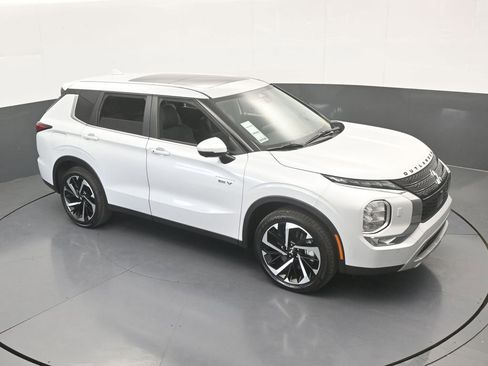 New 2025 Mitsubishi Outlander SE image 53