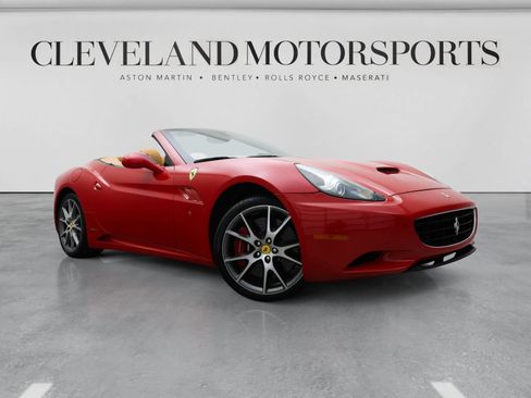 Used 2010 Ferrari California RWD image 1