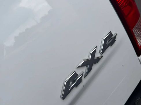 Used 2019 RAM 1500 Classic SLT AWD/4WD image 12
