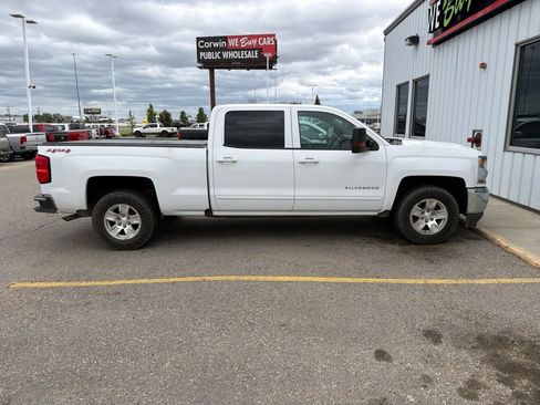 Used 2017 Chevrolet Silverado 1500 LT w/ LT Fleet Convenience Package AWD/4WD image 2
