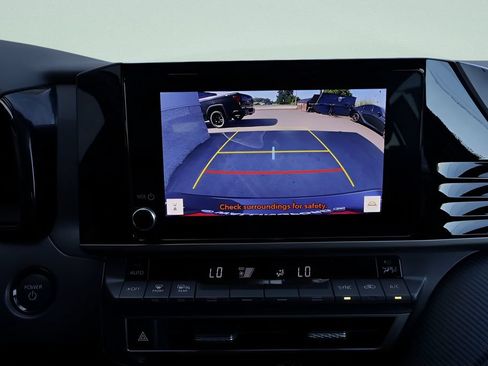 Used 2025 Toyota Camry SE FWD image 36