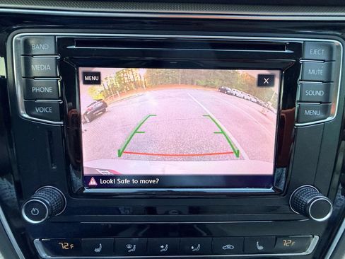 Used 2017 Volkswagen Passat 1.8T R-Line FWD image 19