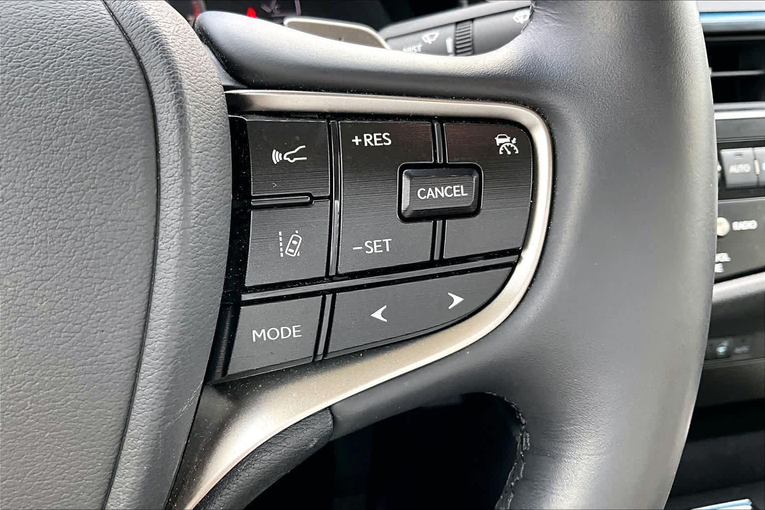 Used 2025 Lexus ES 350 w/ Premium Package FWD image 25
