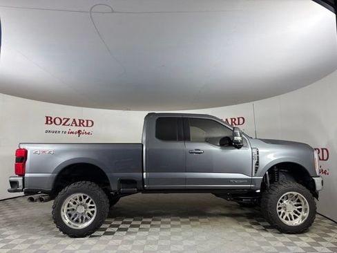 Used 2023 Ford F350 Lariat AWD/4WD image 9
