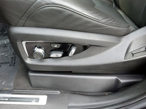 Used 2019 Cadillac Escalade Platinum image 10