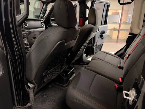 Used 2020 Jeep Wrangler Unlimited Rubicon w/ Quick Order Package 28Y Recon AWD/4WD image 19
