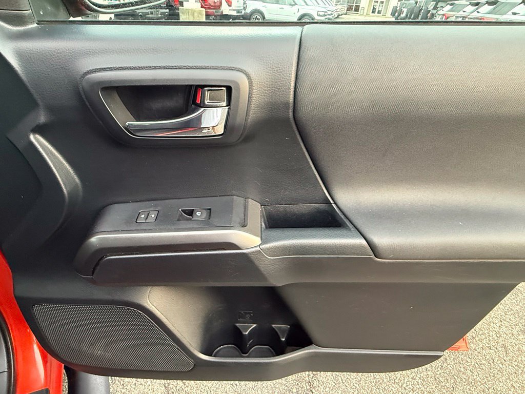 Used 2018 Toyota Tacoma TRD Sport w/ Technology Package AWD/4WD image 23