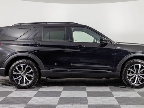 Used 2022 Ford Explorer ST-Line w/ Class IV Trailer Tow Package AWD/4WD image 9