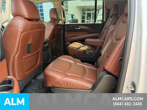Used 2020 Cadillac Escalade ESV Luxury RWD image 10