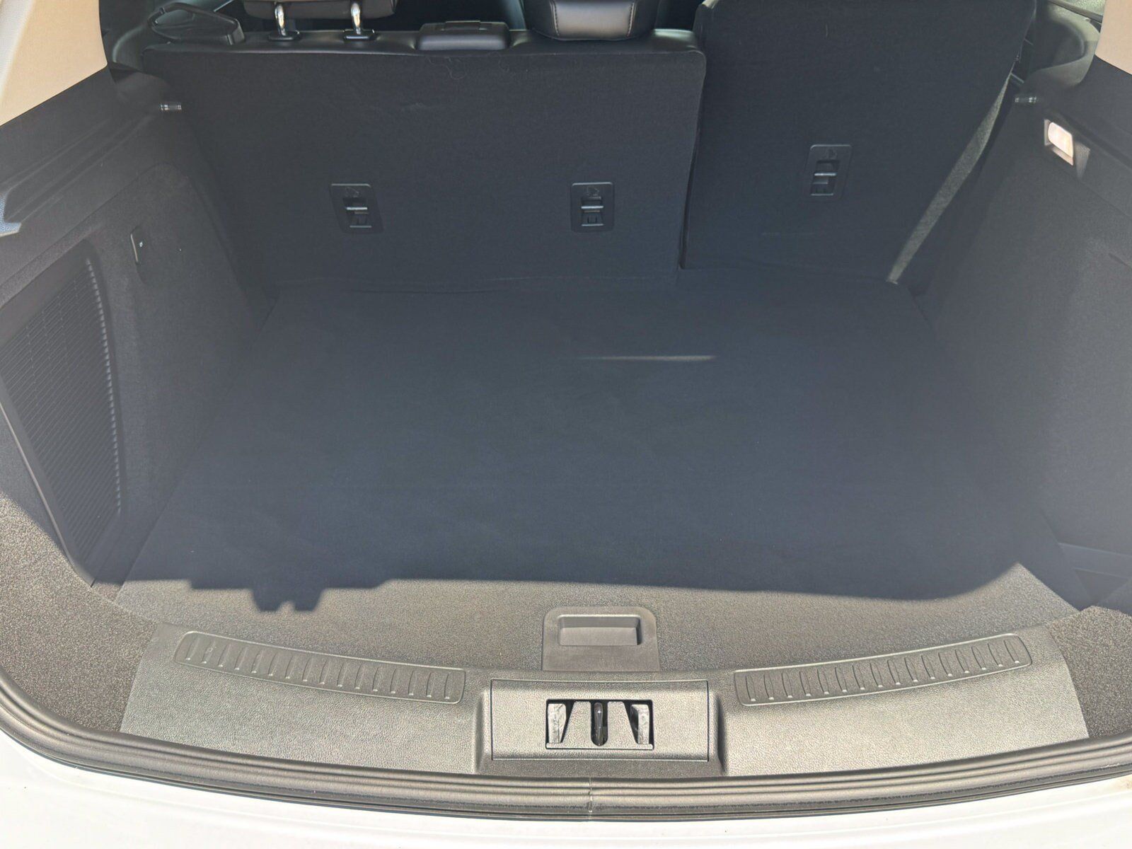 Used 2025 Lincoln Corsair FWD image 19
