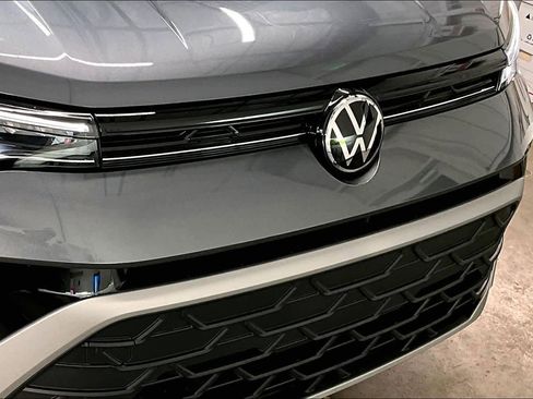 New 2026 Volkswagen Taos S image 30