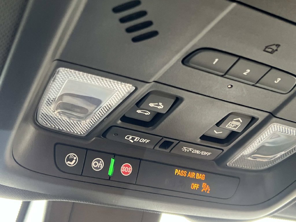 Used 2022 Chevrolet Equinox Premier AWD/4WD image 25