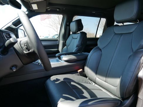 New 2026 Jeep Grand Wagoneer 4WD image 9