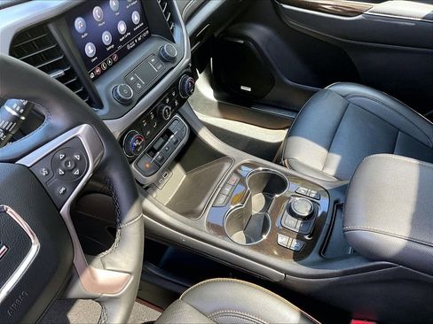 Used 2023 GMC Acadia AT4 w/ Technology Package AWD/4WD image 15