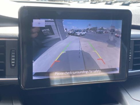 Used 2022 Ford Explorer XLT w/ Equipment Group 202A image 25