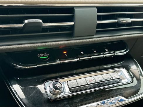 Used 2024 Lincoln Corsair Grand Touring image 17