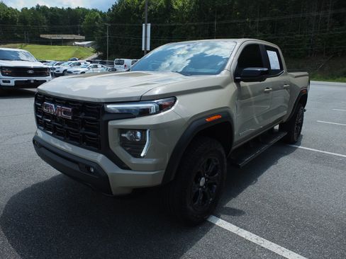 Used 2024 GMC Canyon Elevation w/ Elevation Premium Package AWD/4WD image 7
