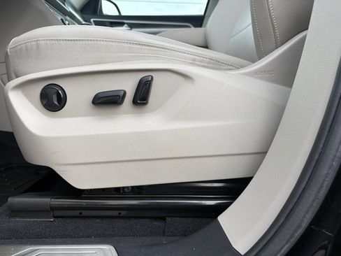 Used 2023 Volkswagen Atlas SE image 12