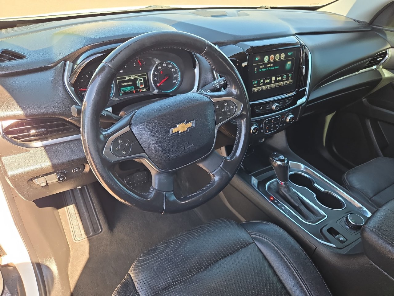 Used 2019 Chevrolet Traverse LT FWD image 16