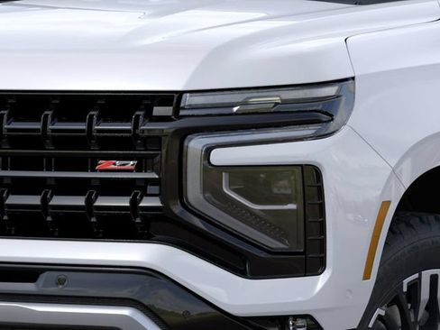 New 2026 Chevrolet Suburban Z71 w/ Comfort Package AWD/4WD image 10