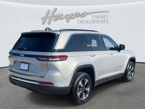 Used 2024 Jeep Grand Cherokee Limited 4xe AWD/4WD image 3