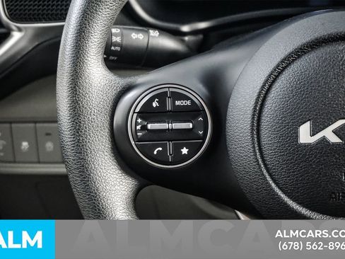 Used 2025 Kia Soul LX image 25