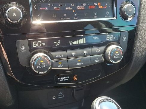 Used 2022 Nissan Rogue Sport SV FWD image 17