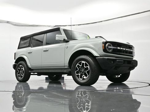 Certified 2024 Ford Bronco Outer Banks image 36