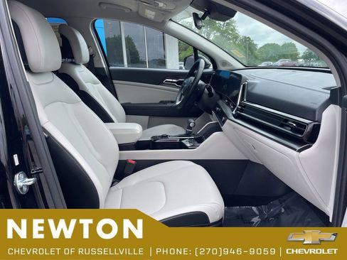 Used 2025 Kia Sportage EX FWD image 26