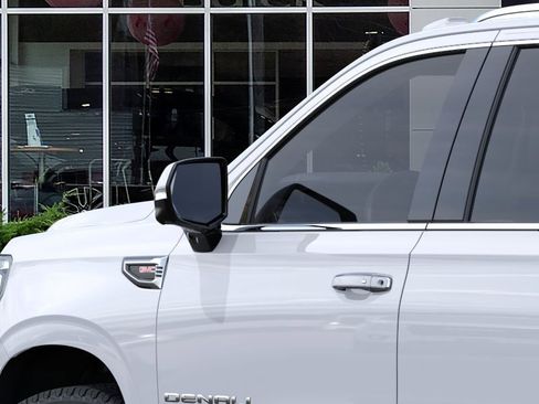 New 2026 GMC Yukon XL Denali image 12
