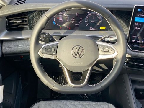 New 2026 Volkswagen Tiguan S FWD image 4